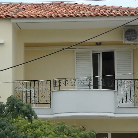 Appartement For A Great Vacational Experience In Chalkidi, This Is A Great Choice. *